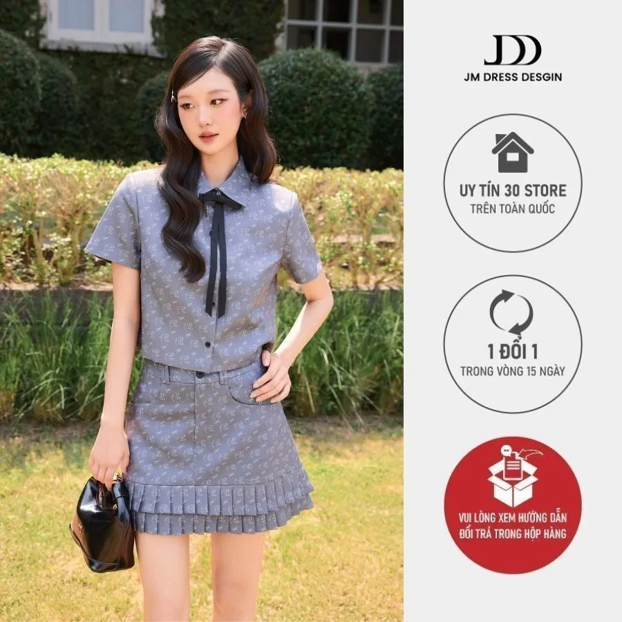 Ảnh Set Áo croptop cổ đức cách điệu đính nơ in họa tiết 2T06.2502K, Chân váy họa tiết xếp ly 2 tầng 4S06.2502K, Set Monogram 1