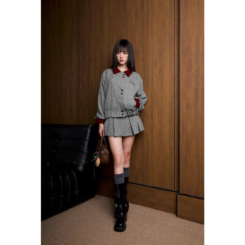 Ảnh Set áo khoác bomber phối chân váy xếp ly CHARLOTTE - 𝐊𝐈𝐋𝐋 𝐒𝐘𝐒𝐓𝐄𝐌 3