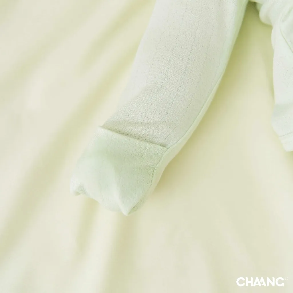 Ảnh Set bộ dài cúc chéo tích hợp bao tay kèm mũ và tất Bloom cho bé sơ sinh 4