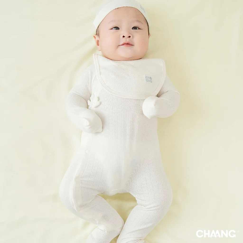 Ảnh Set body dài cúc chéo liền tất tích hợp bao tay kèm mũ và yếm Bloom cho bé sơ sinh 1