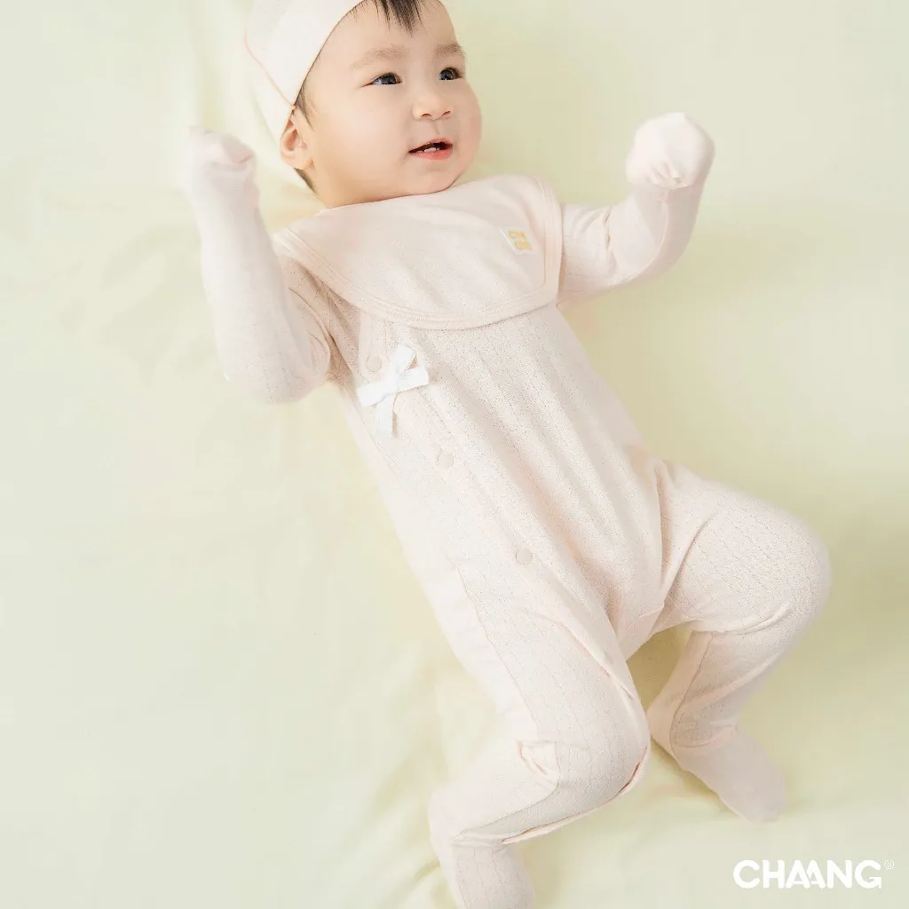 Ảnh Set body dài cúc chéo liền tất tích hợp bao tay kèm mũ và yếm Bloom cho bé sơ sinh 4