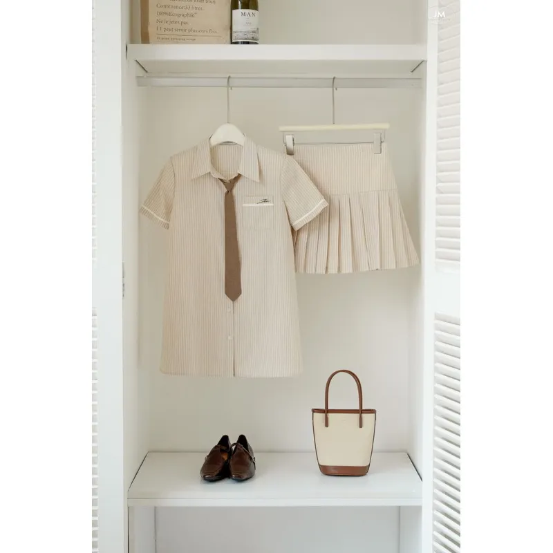 Ảnh Set đồ Áo sơ mi cổ đức dáng suông túi ốp 2S12.2503K, Chân váy poplin xếp ly 4S12.2503K, set sơ mi chân váy xếp ly JM 2