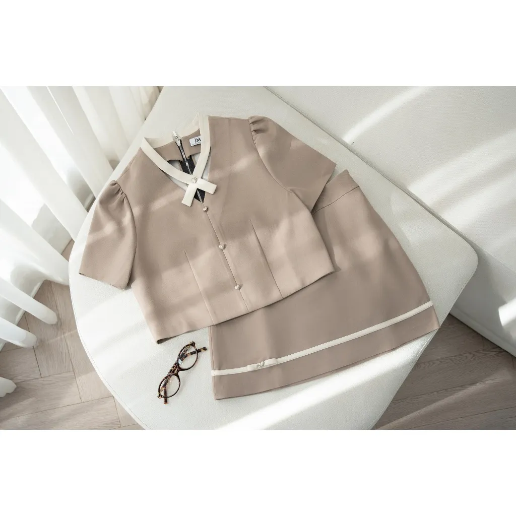 Ảnh Set đồ áo tay bồng cách điệu cổ 2T49.2407K, chân váy A đè dây gấu 4S26.2407K thiết kế bởi JM Dress Design 4