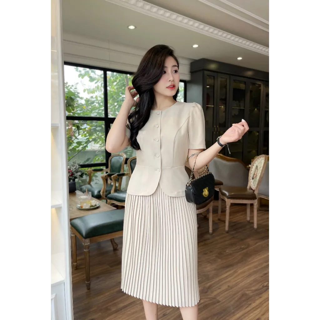 Ảnh Set kí giả chân váy dập ly trơn cổ tròn Eva Lover SETKG2024307 2