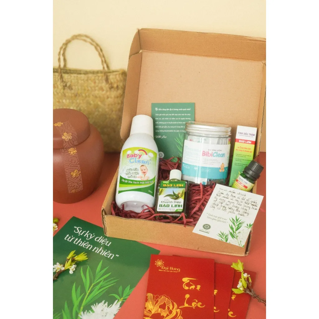 Ảnh Set quà tặng cho bé "Yến hạnh" - Dầu khuynh diệp, Tinh dầu tràm Huế, Nước tắm thảo dược, gạc rơ lưỡi 3