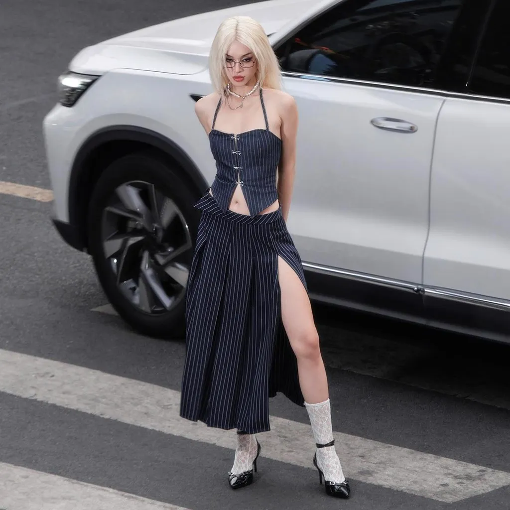Ảnh Sizzle Striped Split Thigh Skirt - Chân váy sọc midi xếp ly xẻ đùi 3