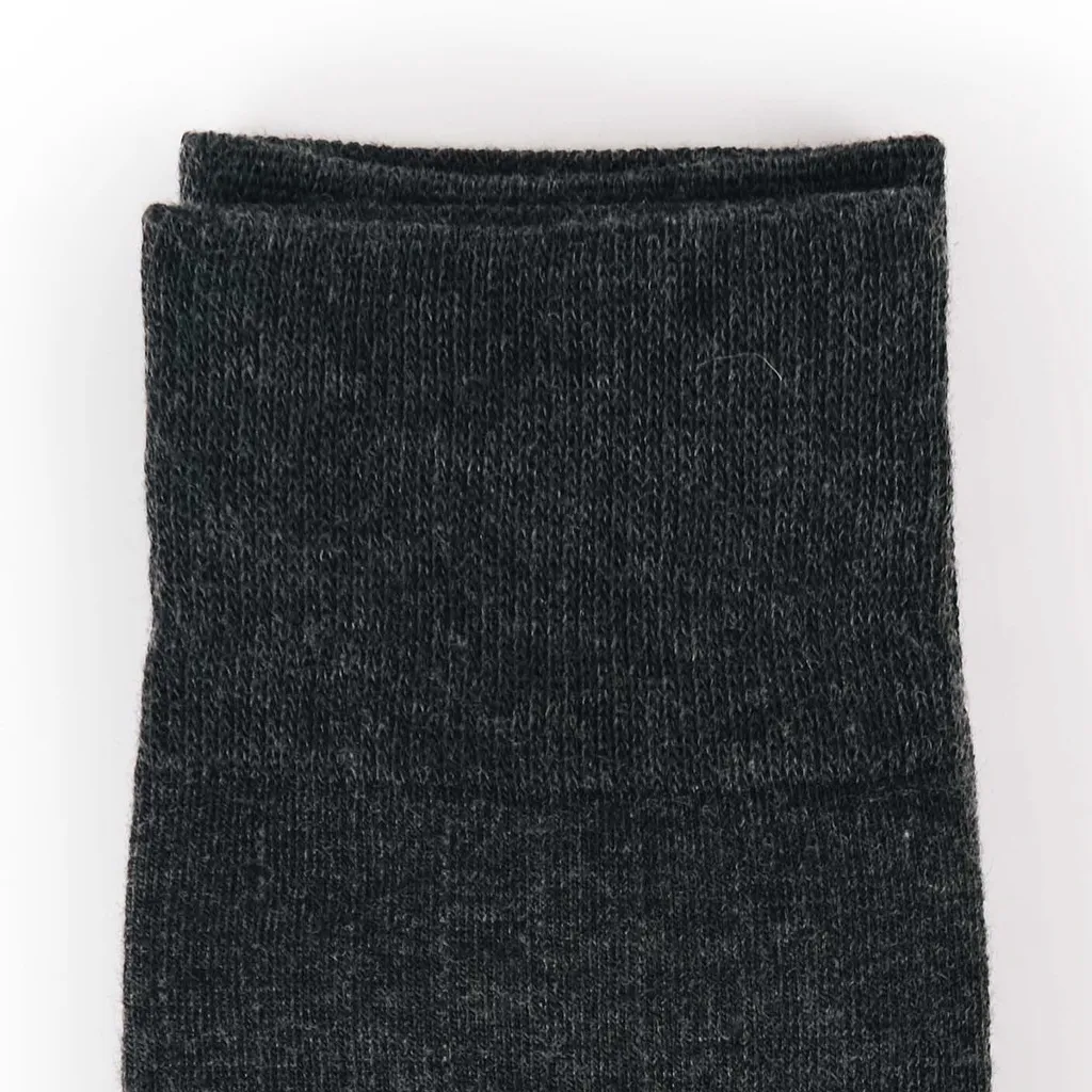 Ảnh Tất Cổ Cao Mang Giày Tây, Màu Đen, Xanh Navy, Sọc Dọc - Cotton Co Giãn Thấm Hút Tốt - Thương Hiệu Be Classy 3