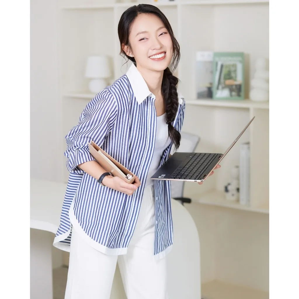 Ảnh TheBlueTshirt - Áo Sơ Mi Phom Rộng Kiểu Nữ - Modern Arc Oversized Shirt - Women 2