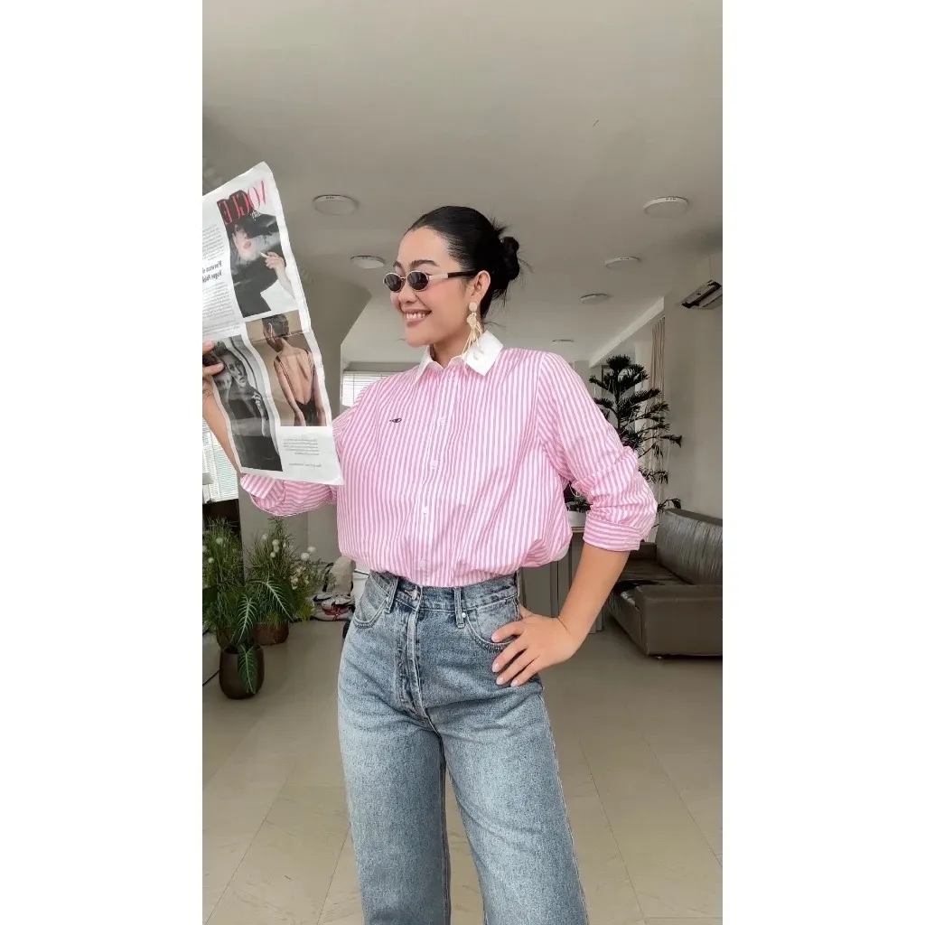 Ảnh TheBlueTshirt - Áo Sơ Mi Phom Rộng Kiểu Nữ - Modern Arc Oversized Shirt - Women 4