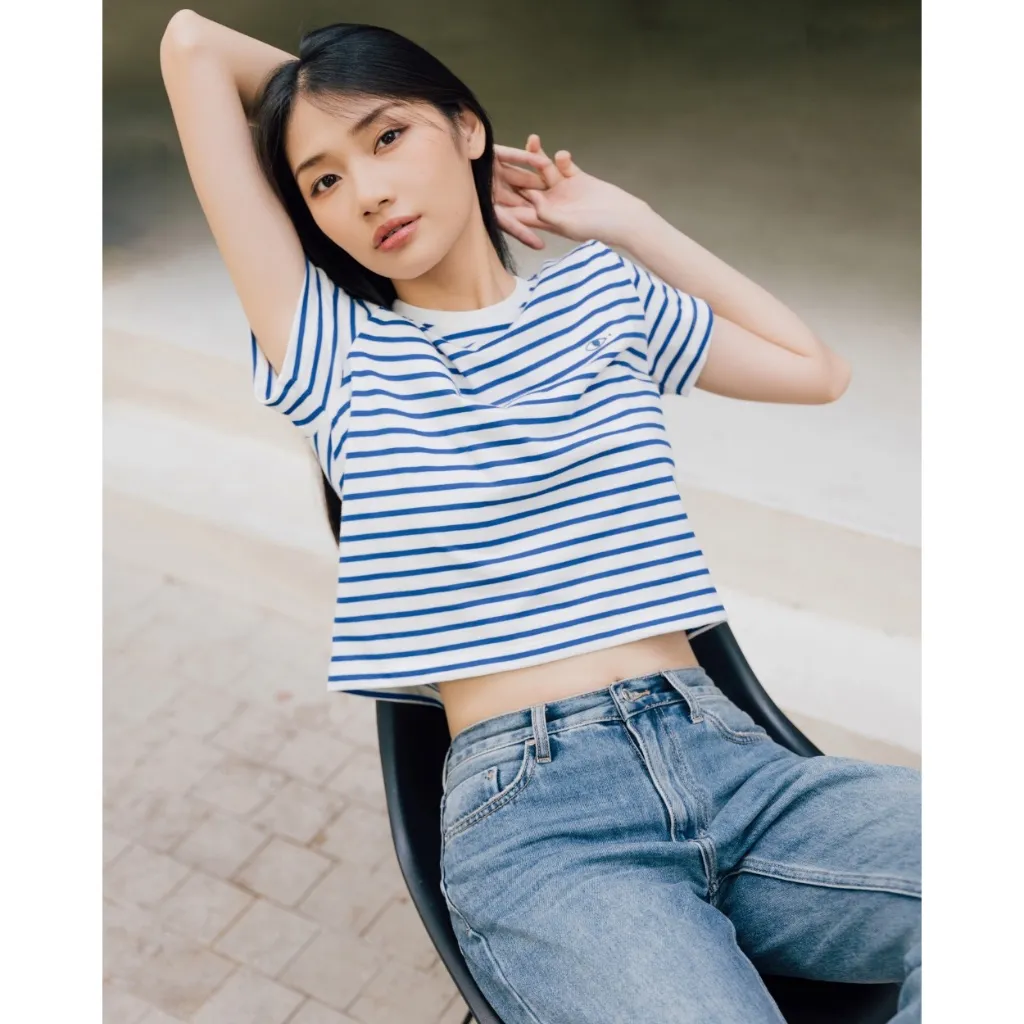 Ảnh TheBlueTshirt - Áo thun tay ngắn phom mid crop nữ - Everyday Tee - Signature Stripe Premium Cotton - Women 3