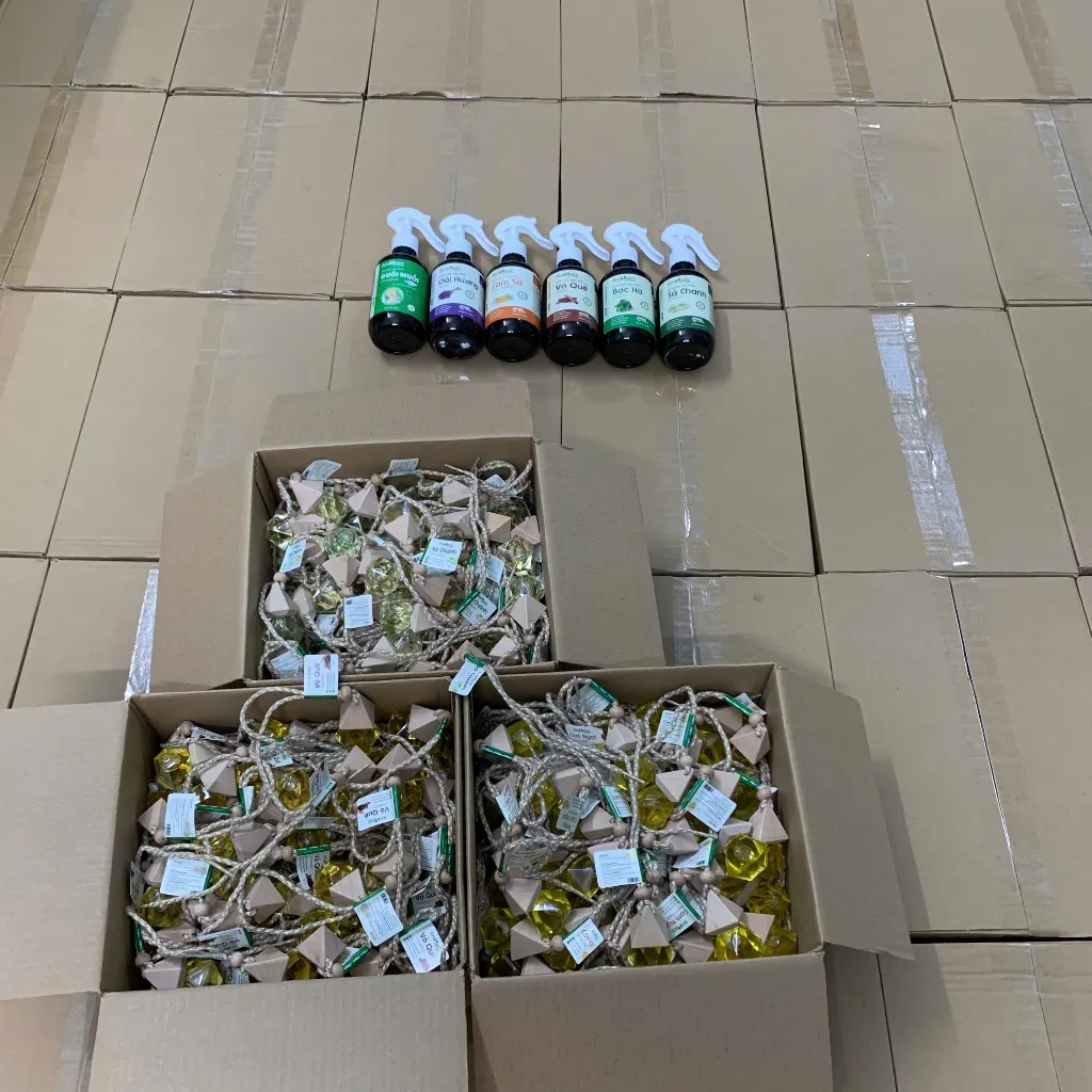 Ảnh Treo Tinh Dầu Thiên Nhiên AroMazz Treo Xe Tủ Quần Áo Khử Mùi Lọc Không Khí Đuổi Côn Trùng An Toàn10ml 3