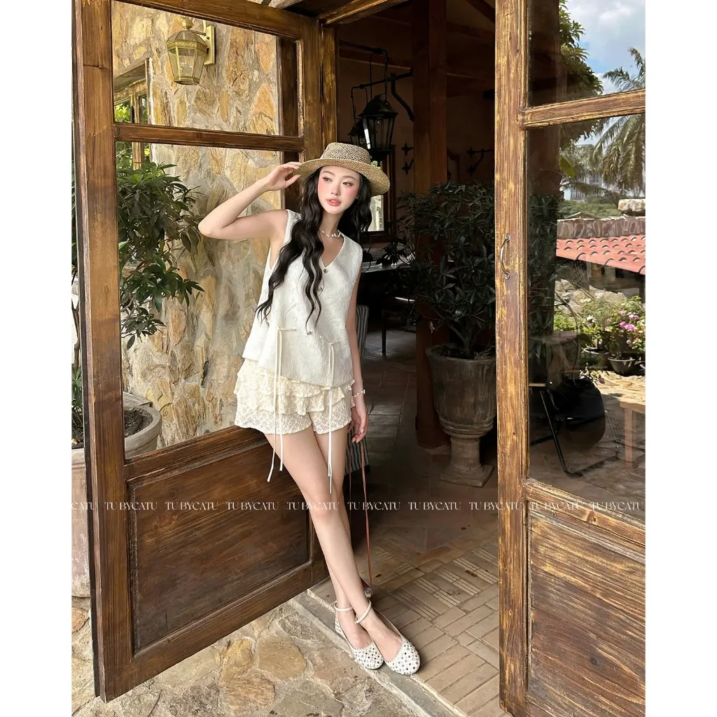 Ảnh TUBYCATU | Áo ghile ren kem Sophie begie lace top 3