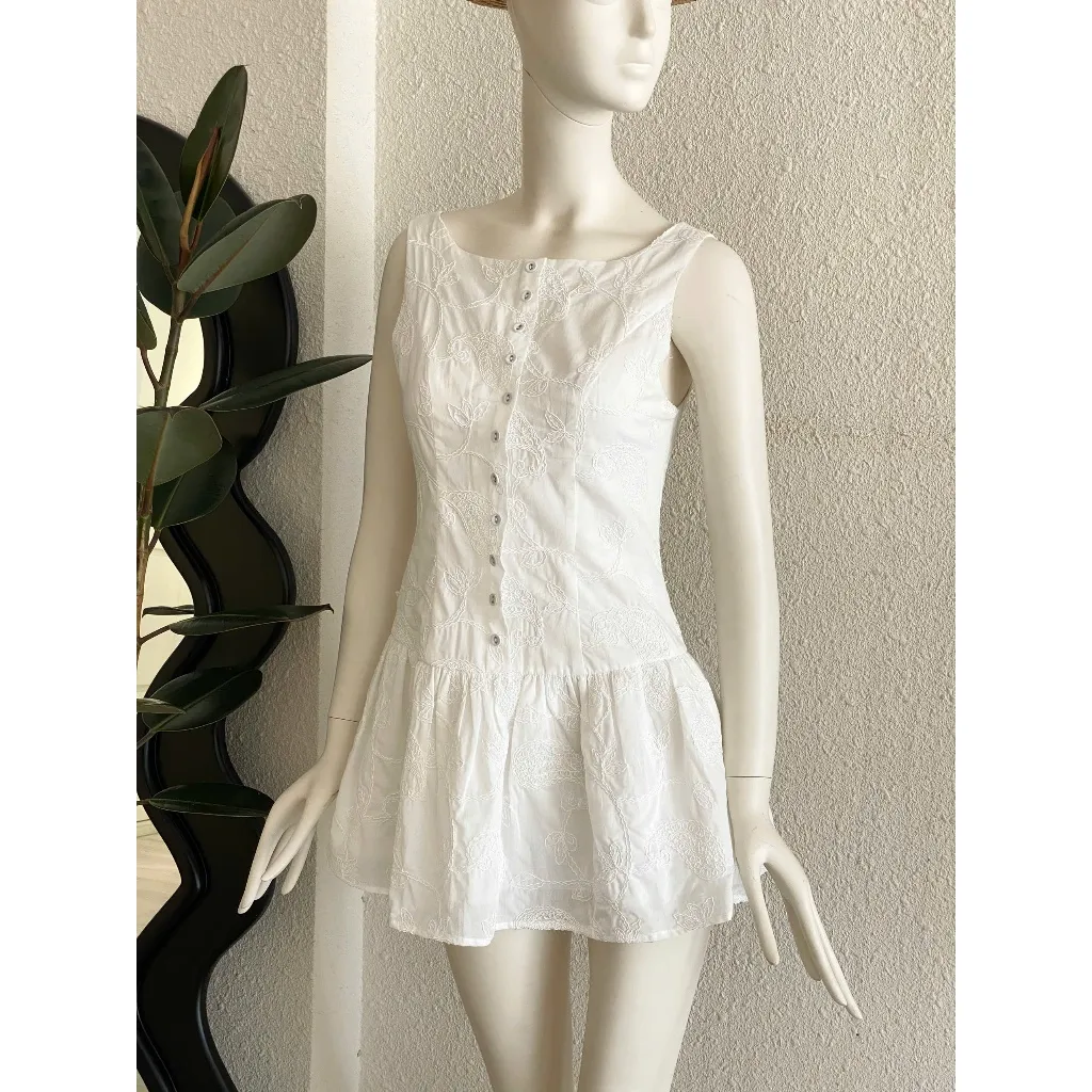 Ảnh TUBYCATU | Đầm sát nách Sandra White Dress 3