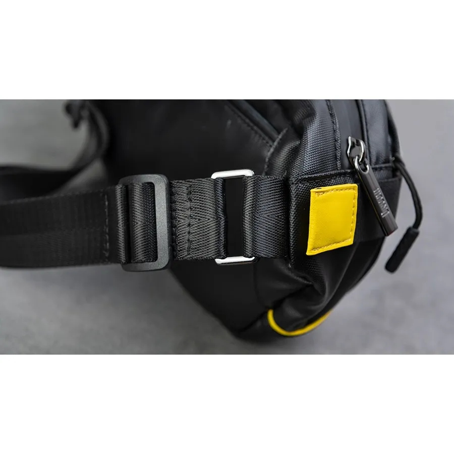 Ảnh Túi đeo chéo nam nữ Divoom Pixoo SlingBag-C kết hợp màn hình LED hiển thị pixel art, túi chéo nhỏ gọn, chống thấm nước 3
