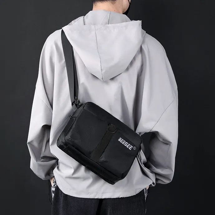 Ảnh Túi đeo chéo nam nữ đựng ipad Hàn Quốc BEE GEE 0139 chất lượng cao vải chống thấm nước 2