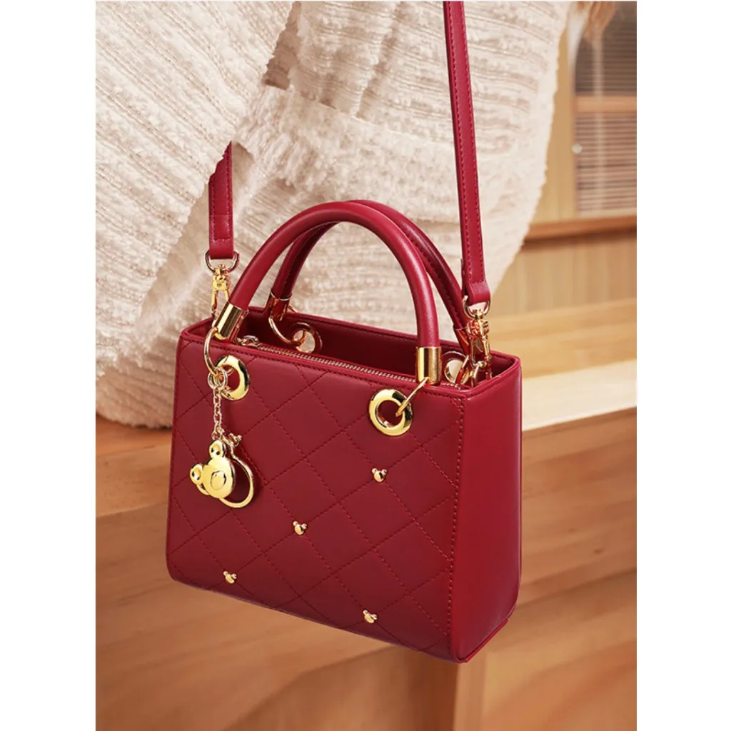 Ảnh Túi đeo chéo nữ Just Star dễ thương thời trang nữ sang trọng tinh tế có khoá kéo charm gấu 172633A 3
