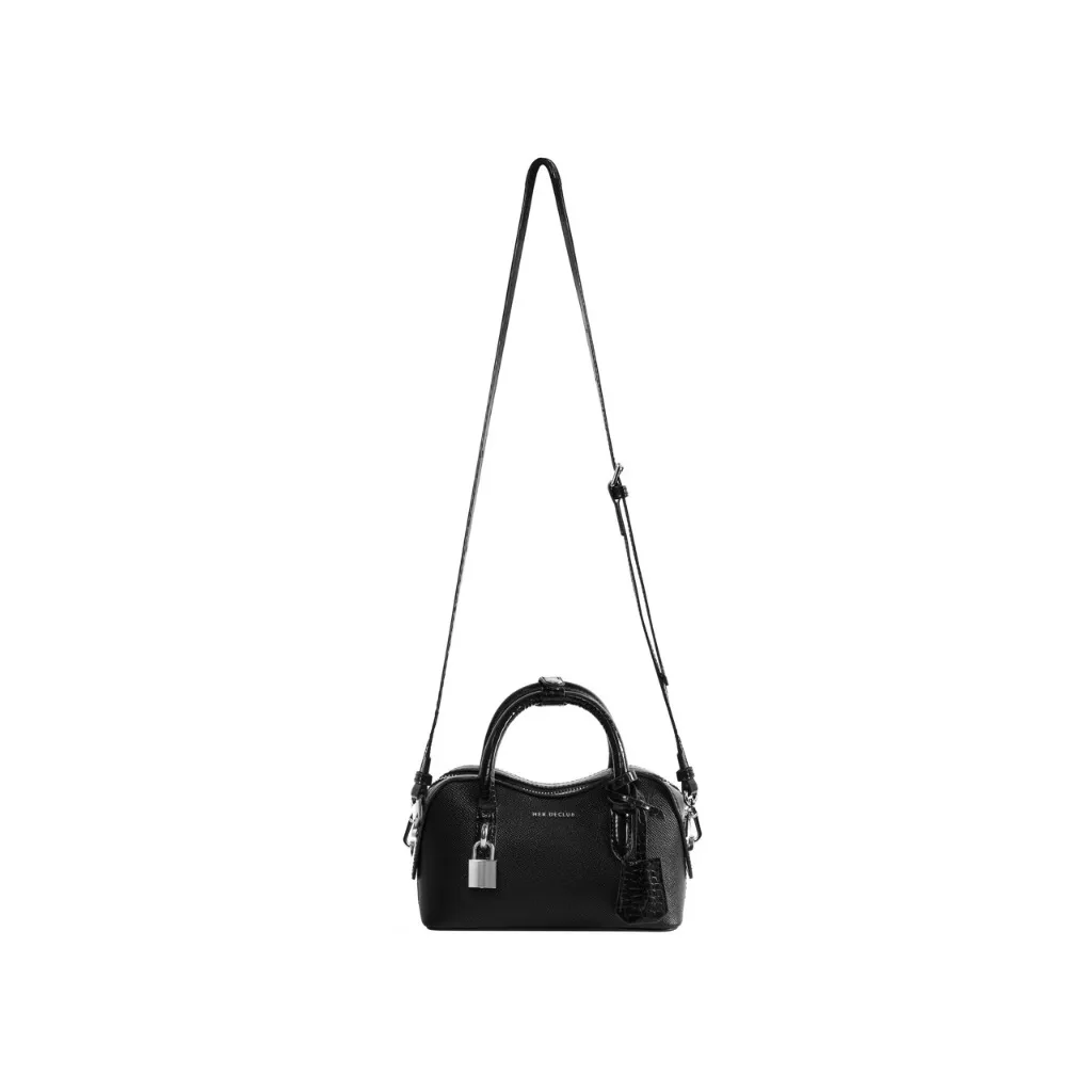 Ảnh Túi Her.declub Lock & Love kèm charm và dây đeo chéo (Đen) 1