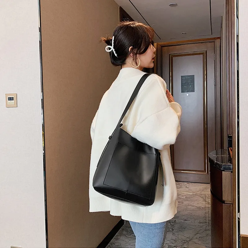 Ảnh Túi xô IELGY dung tích lớn phong cách thời trang Hàn Quốc dành cho nữ 4