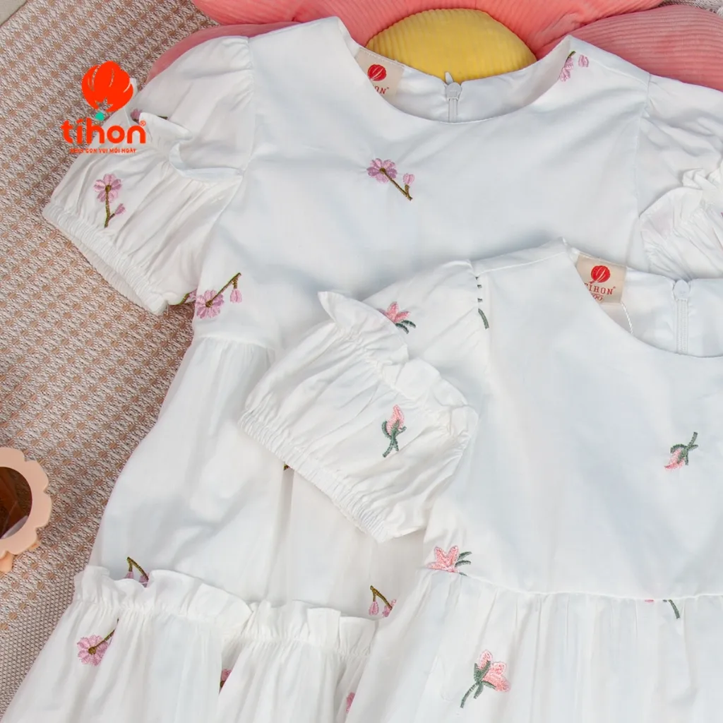Ảnh Váy cho bé gái TIHON cao cấp chất liệu vải thô thêu hoa siêu xinh cho bé VT0750385 2