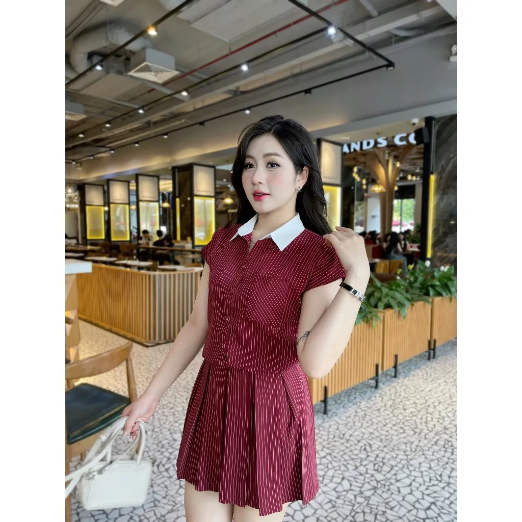 Ảnh Váy kẻ xếp ly mã 277, váy liền cổ sơ mi phối chân váy xếp ly kiểu dáng năng động 2