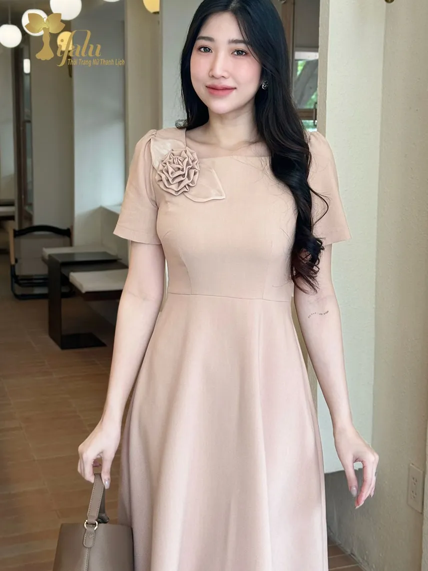 Ảnh Váy nữ đầm thiết kế Zol by TIFALU dáng xòe trẻ trung chất chéo Hàn - ZOL407NUDE 1