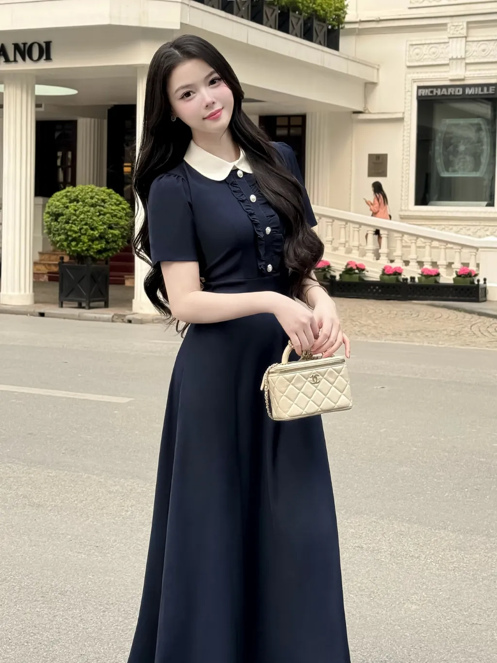 Ảnh Váy nữ dáng xòe dài cổ sen ngắn tay cúc ngọc trang trí may bèo nhún ngực màu xanh và ghi YAME YV616 4