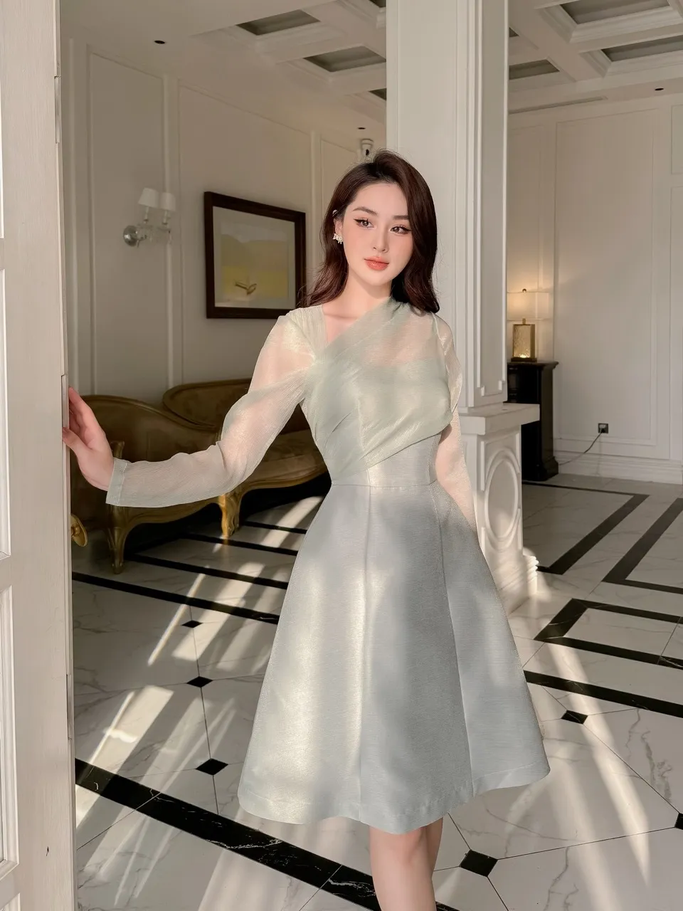 Ảnh Váy nữ thiết kế cao cấp cổ lệch dài tay vải tafta phối tơ sống dáng A tinh tế, thanh lịch YAME YV272 1