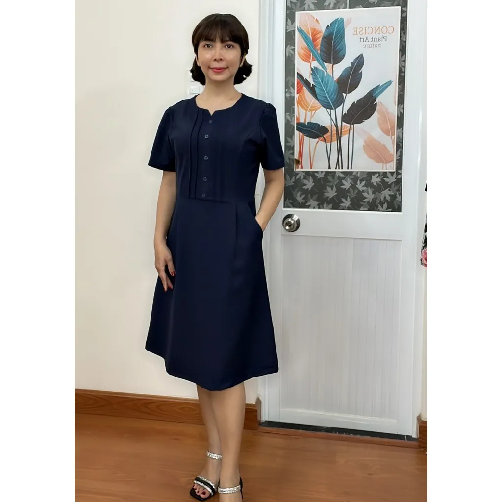 Ảnh Váy Trung Niên MAI THY D529, Mẫu Đầm Đi Tiệc Cotton Lụa Xếp Ly Phối Nút Tôn Dáng Sang Trọng | Thời Trang Trung Niên U40 2