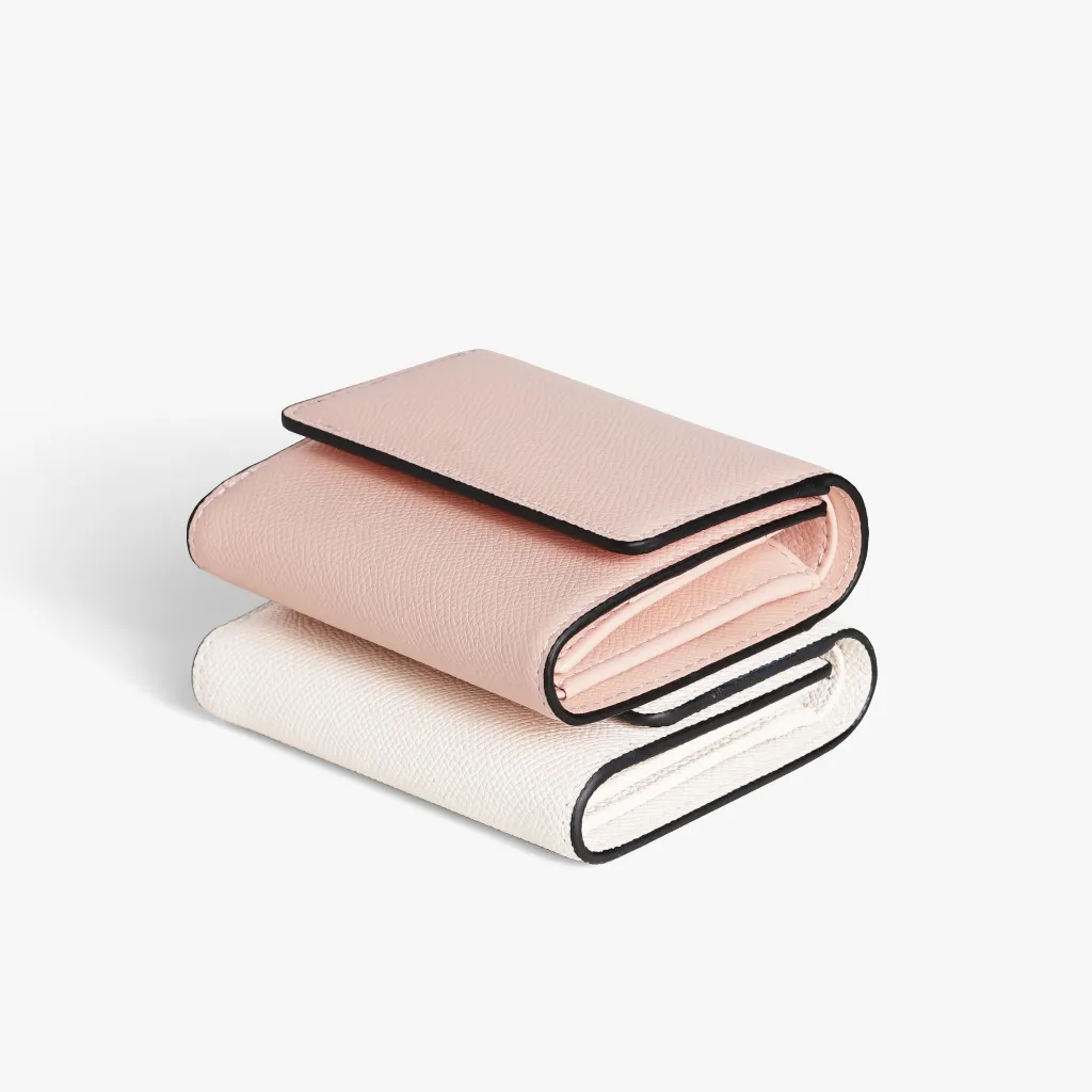Đánh Giá Ví Nữ Da Thật LAGOM SHE Trifold Wallet: Nhỏ Gọn, Sang Trọng & Bền Bỉ