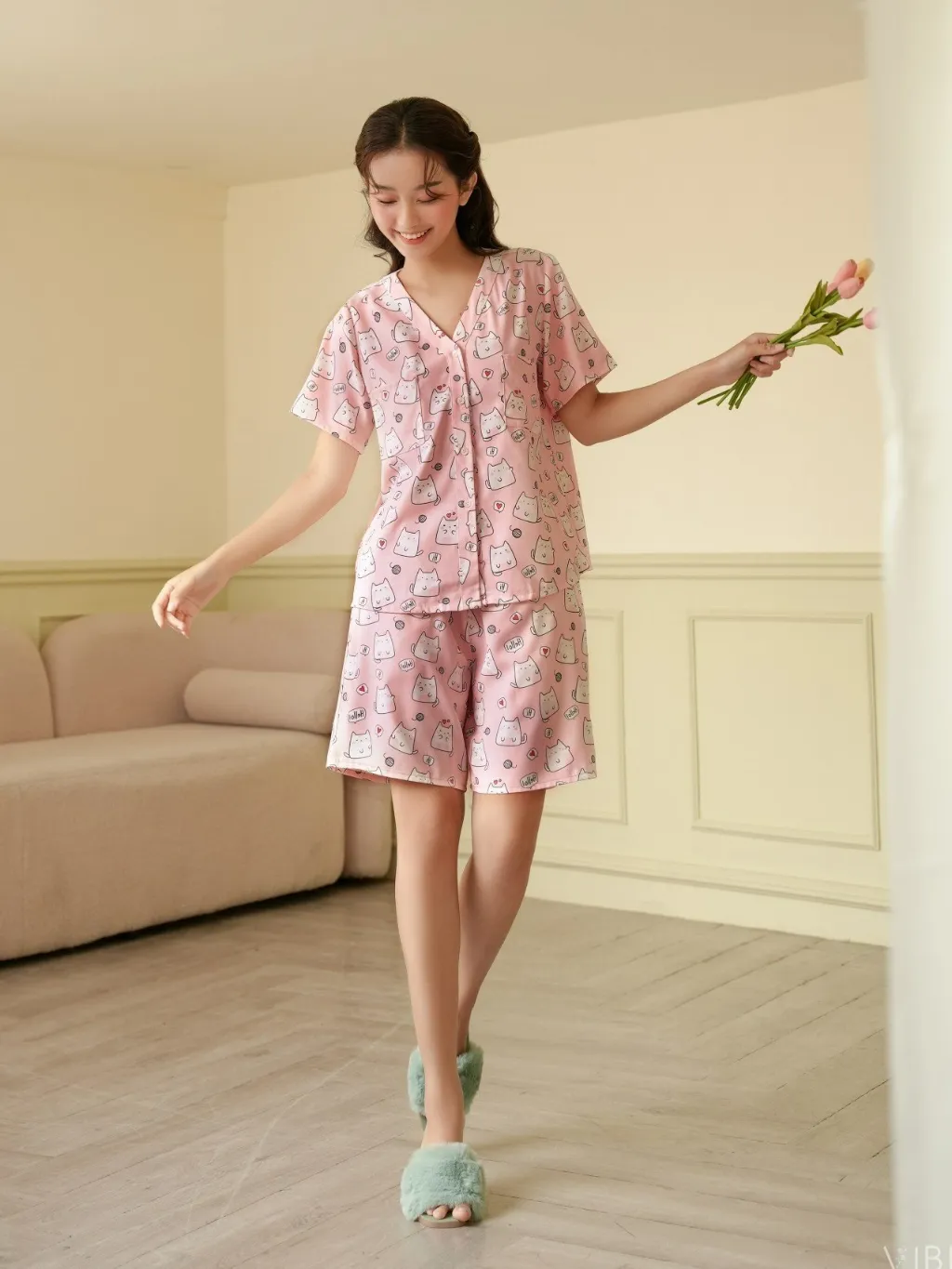 Ảnh VIBES Đồ bộ Pijama ngắn cổ V Minnie & Peach Py Set 4