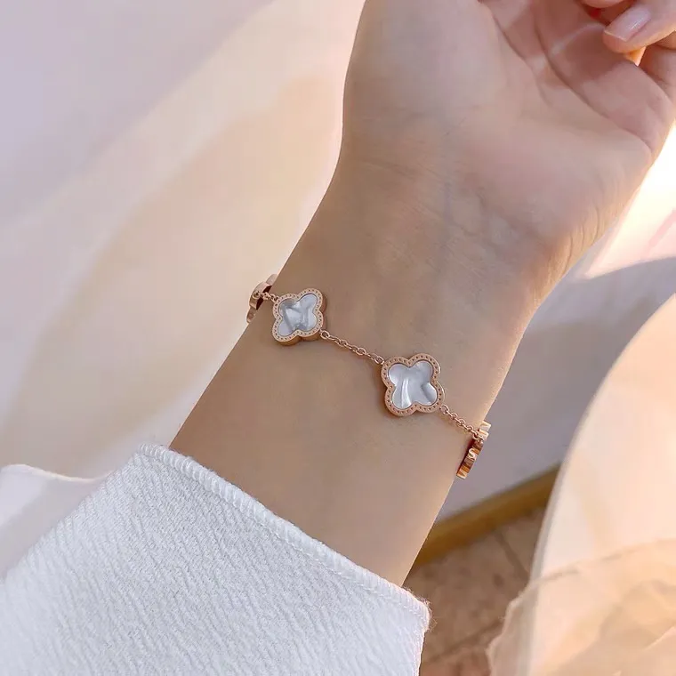 Ảnh Vòng tay nữ CDE Five Four Leaf Clovers Bracelet Rose Gold CDE2026RG 2