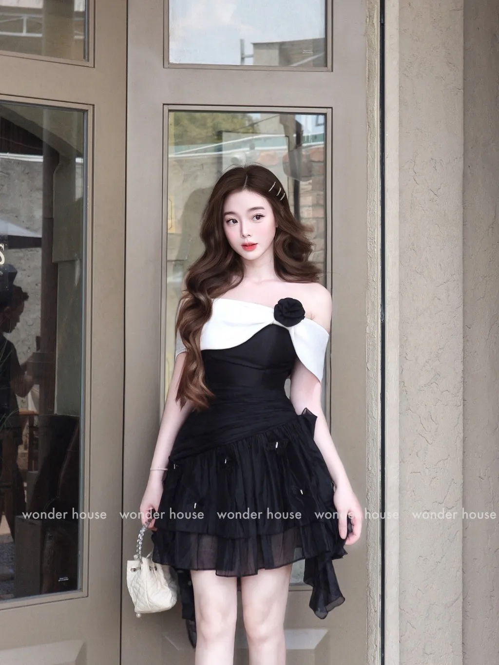 Ảnh Wonderhouse Suri Dress Đầm trễ vai phối trắng xếp ly dự tiệc dạo phố nữ tính 2