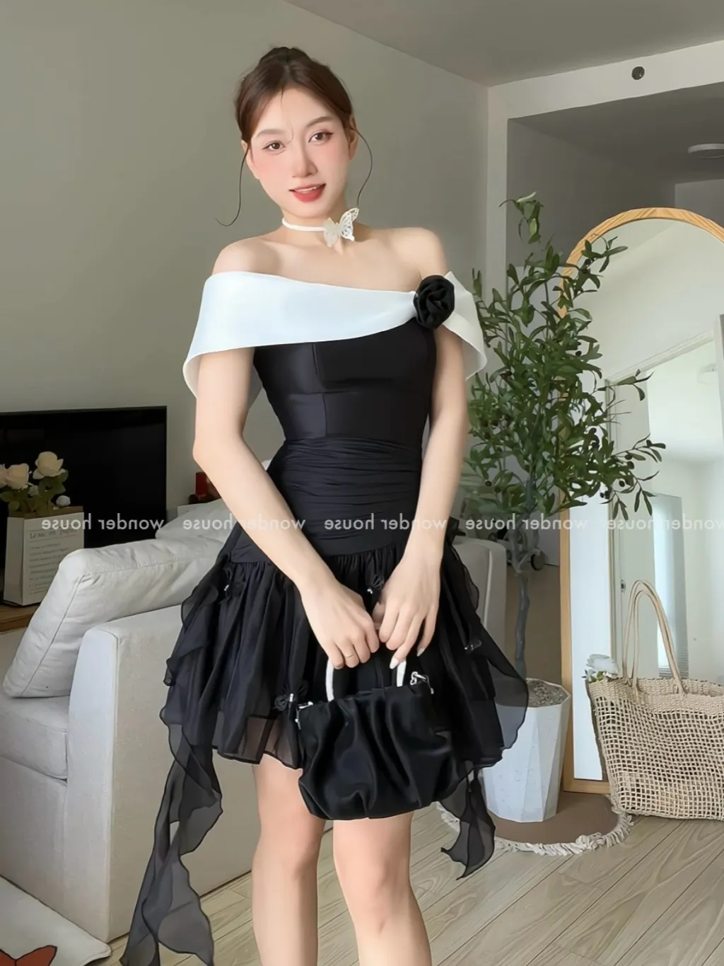 Ảnh Wonderhouse Suri Dress Đầm trễ vai phối trắng xếp ly dự tiệc dạo phố nữ tính 3