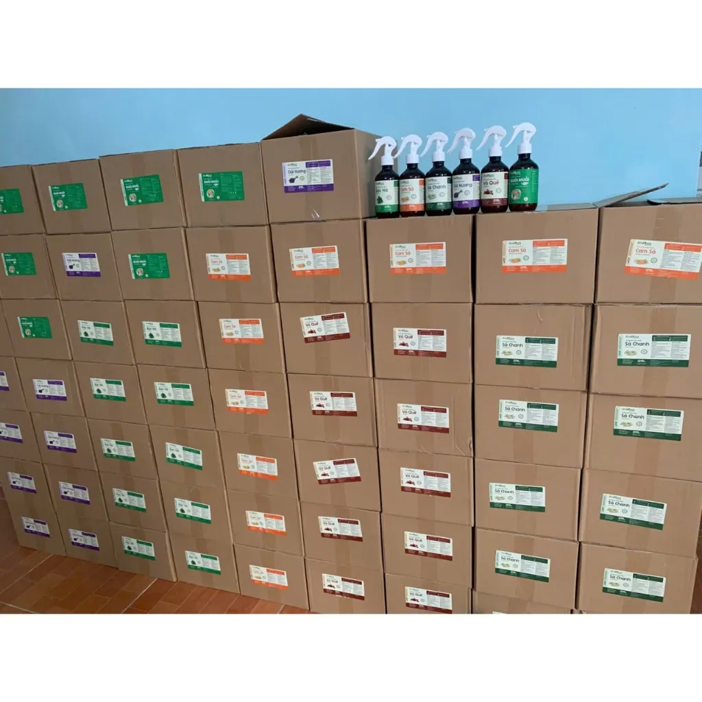 Ảnh Xịt Khử Mùi Nón Bảo Hiểm Sả Chanh AroMazz Thơm Phòng Khử Mùi Đuổi Muỗi Côn Trùng Nhiều Mùi Chai lớn 300ml 4