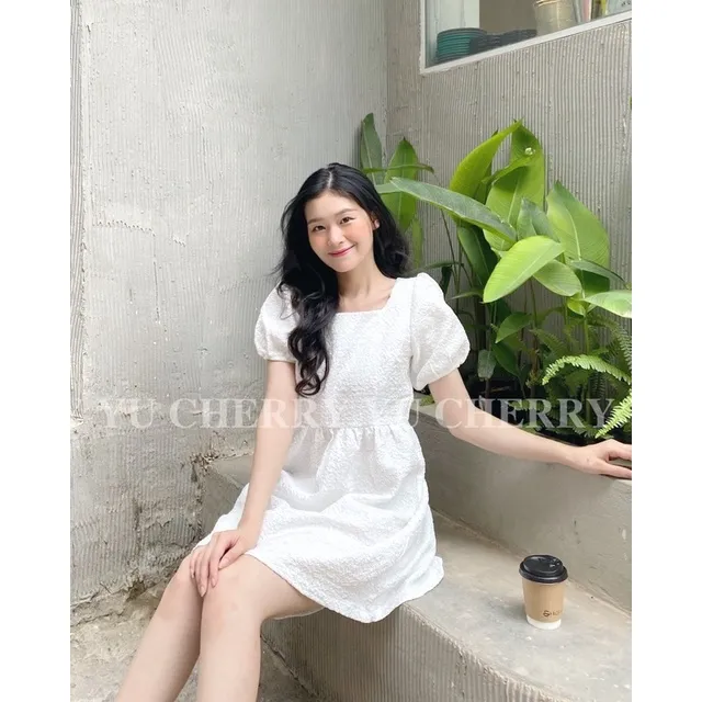 Ảnh YU CHERRY | Đầm tay phồng, cổ vuông chất vải tafta Cindy Pattern Dress YD133 3