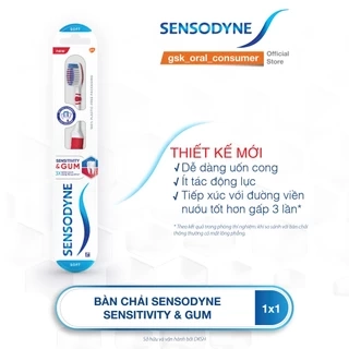 Bàn chải đánh răng SENSODYNE Sensitive & Gum với lông bàn chải mềm, giúp làm sạch răng nhẹ nhàng và bảo vệ nướu