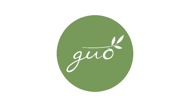 GUO mỹ phẩm xanh sạch logo